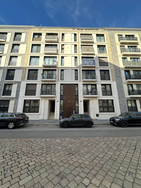 Zuhause mit 2 Zimmern und Balkon in Berlin-Mitte mit überdachtenBalkon — photo 1